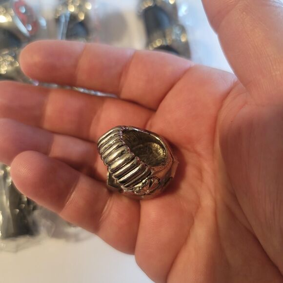 Lot of 12 Red Cross Shield & Bead Silver Adjustable Size Rings - Picture 5 of 5